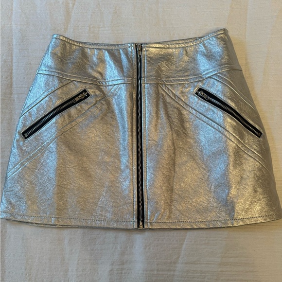 EDIT BY NINE// SILVER METALLIC MINI SKIRT - Picture 1 of 3